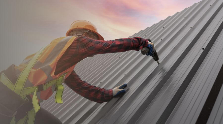 Expert new roof installation services in Dahinda, IL